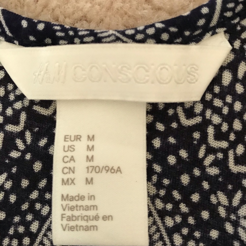 H&M Flowy Tank - Picture 2 of 4